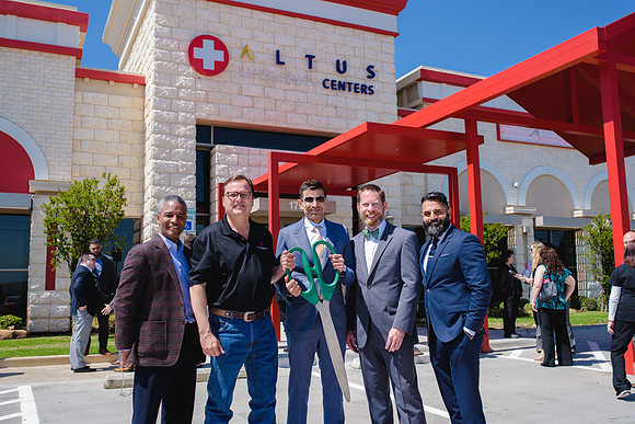 11093 - Altus Waxahachie Ribbon Cutting 2017