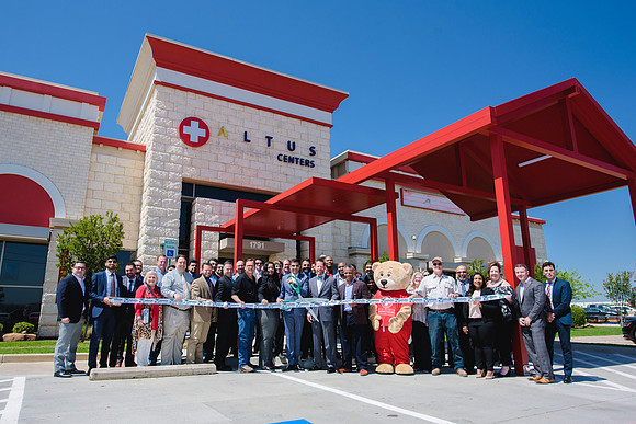 10931 - Altus Waxahachie Ribbon Cutting 2017