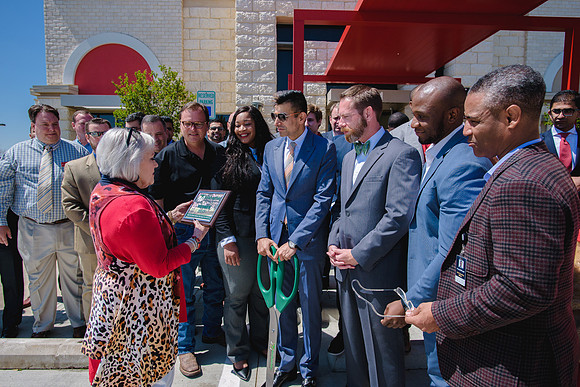 10999 - Altus Waxahachie Ribbon Cutting 2017