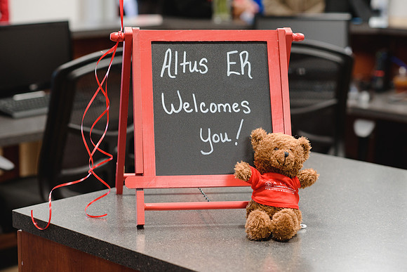 11294 - Altus Waxahachie Ribbon Cutting 2017