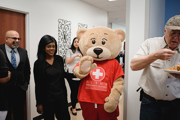 10497 - Altus Waxahachie Ribbon Cutting 2017
