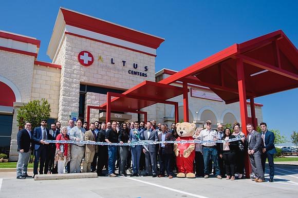 10939 - Altus Waxahachie Ribbon Cutting 2017