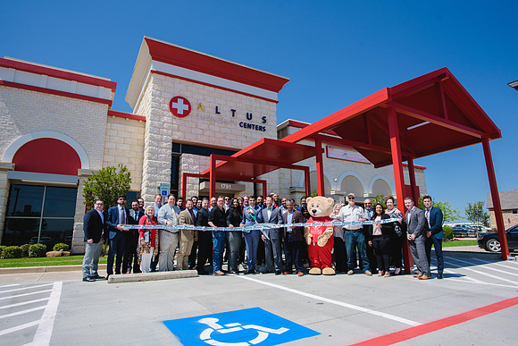 10935 - Altus Waxahachie Ribbon Cutting 2017
