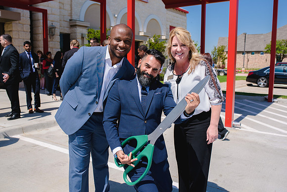11179 - Altus Waxahachie Ribbon Cutting 2017