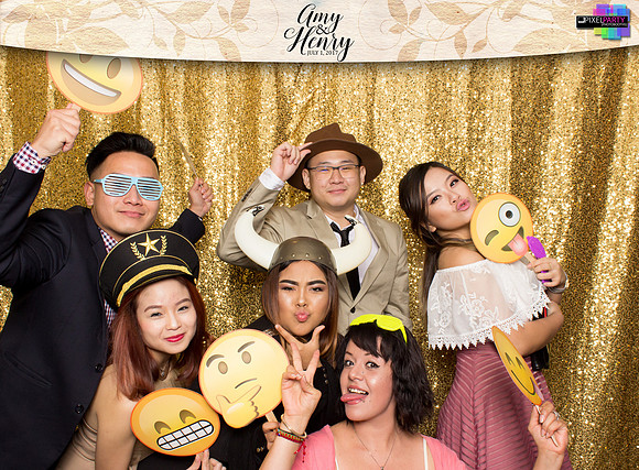 30245 - Amy + Henry Wedding Photobooth 2017