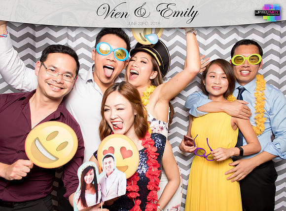 50361 - Emily + Vien Wedding Photobooth 2018