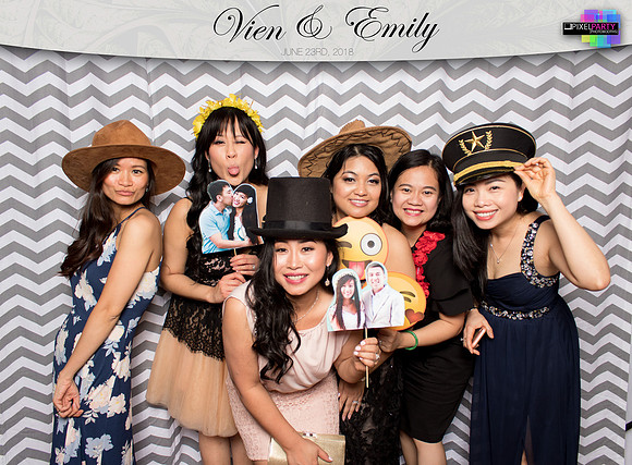 50313 - Emily + Vien Wedding Photobooth 2018