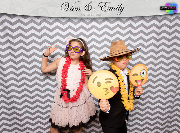 50158 - Emily + Vien Wedding Photobooth 2018