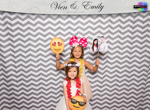 50192 - Emily + Vien Wedding Photobooth 2018