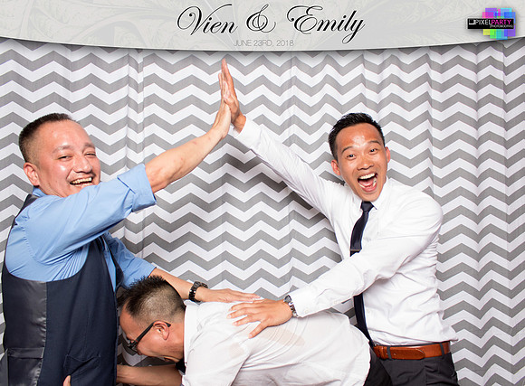 50383 - Emily + Vien Wedding Photobooth 2018