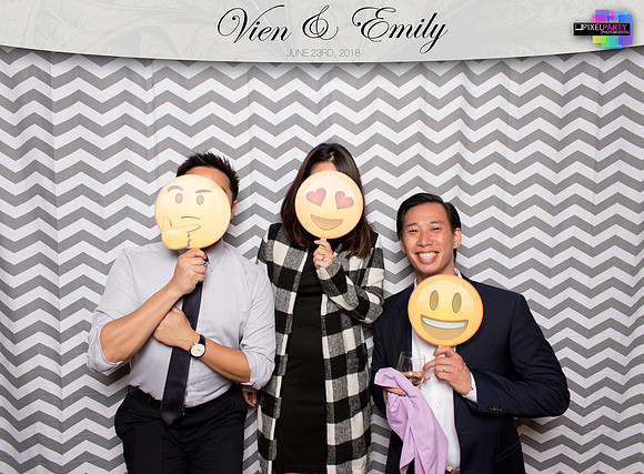 50208 - Emily + Vien Wedding Photobooth 2018