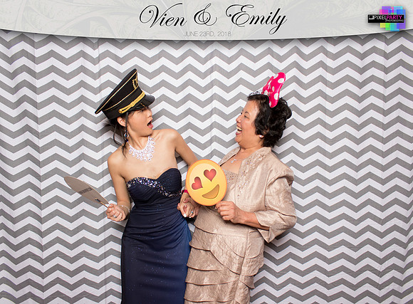 50233 - Emily + Vien Wedding Photobooth 2018