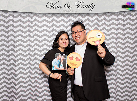 50327 - Emily + Vien Wedding Photobooth 2018