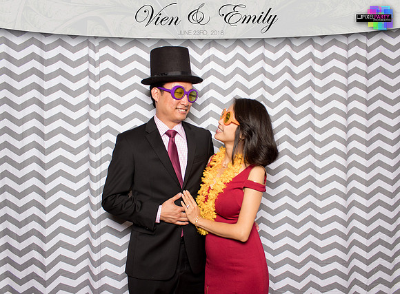 50352 - Emily + Vien Wedding Photobooth 2018