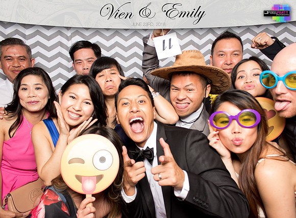 50241 - Emily + Vien Wedding Photobooth 2018