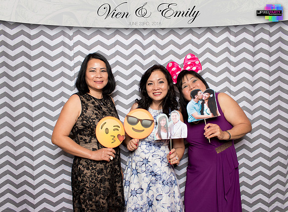 50006 - Emily + Vien Wedding Photobooth 2018