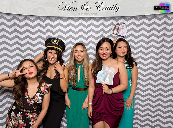50116 - Emily + Vien Wedding Photobooth 2018