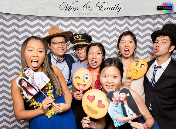 50103 - Emily + Vien Wedding Photobooth 2018