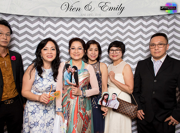 50016 - Emily + Vien Wedding Photobooth 2018