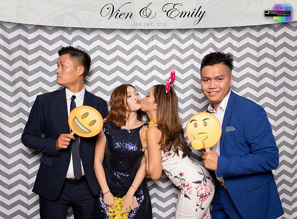 50221 - Emily + Vien Wedding Photobooth 2018