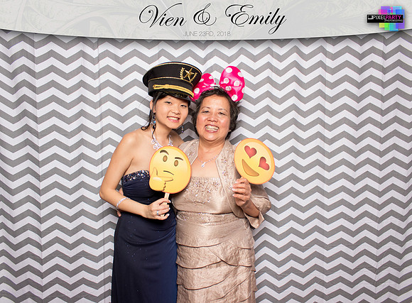 50231 - Emily + Vien Wedding Photobooth 2018