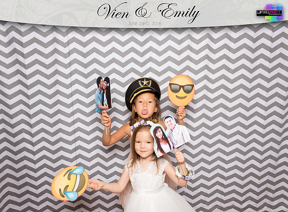 50202 - Emily + Vien Wedding Photobooth 2018