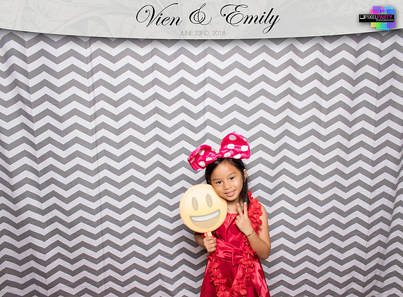 50142 - Emily + Vien Wedding Photobooth 2018