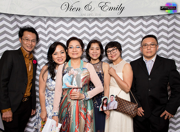 50017 - Emily + Vien Wedding Photobooth 2018