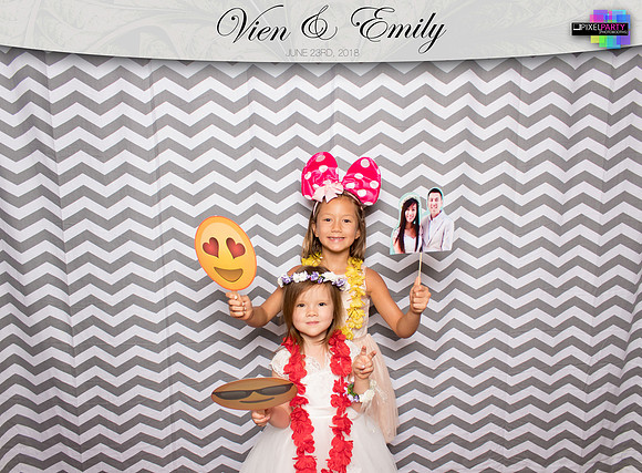 50193 - Emily + Vien Wedding Photobooth 2018