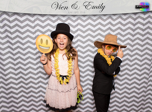 50164 - Emily + Vien Wedding Photobooth 2018