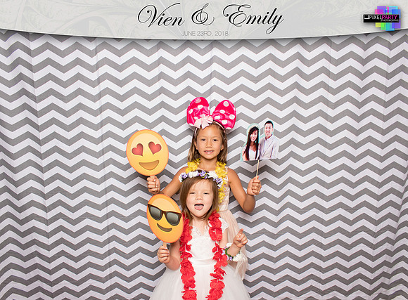 50194 - Emily + Vien Wedding Photobooth 2018