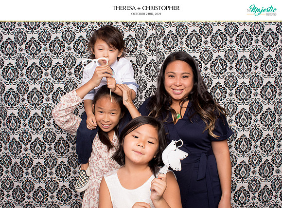 60147 - Theresa + Christopher Wedding Photobooth 2021