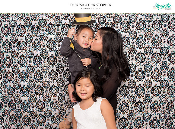 60121 - Theresa + Christopher Wedding Photobooth 2021