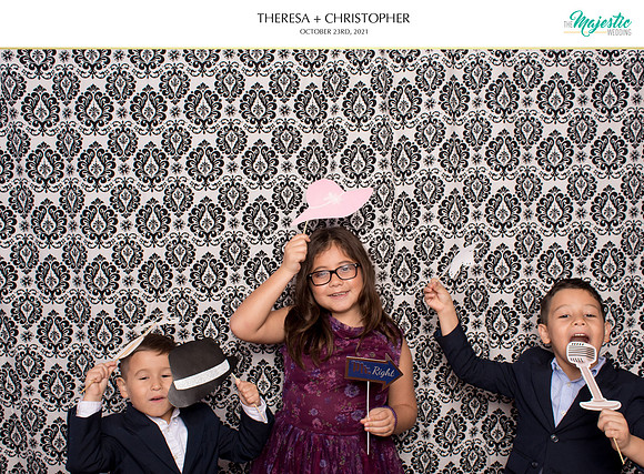 60285 - Theresa + Christopher Wedding Photobooth 2021