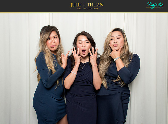 20073 - Julie + Thuan Wedding Photobooth 2020