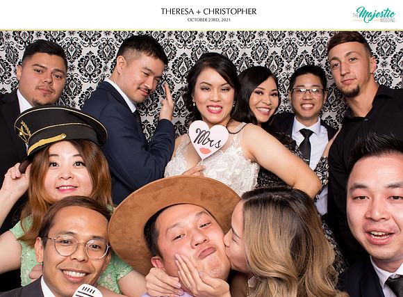 60325 - Theresa + Christopher Wedding Photobooth 2021