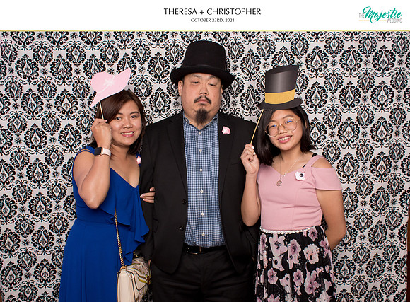 60228 - Theresa + Christopher Wedding Photobooth 2021