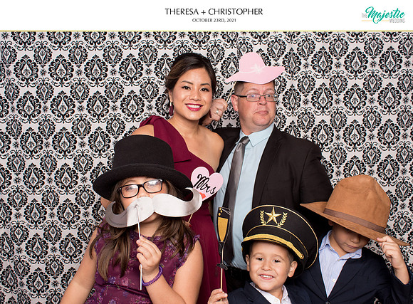 60283 - Theresa + Christopher Wedding Photobooth 2021