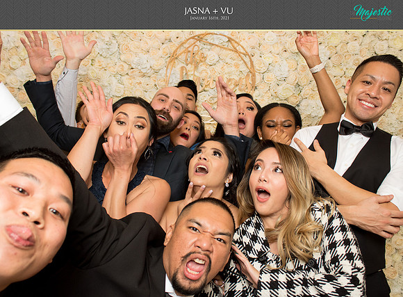 20230 - Jasna + Vu Wedding Photobooth 2021
