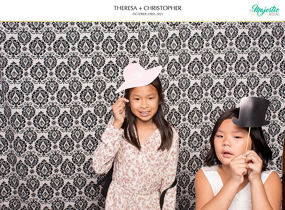 60243 - Theresa + Christopher Wedding Photobooth 2021