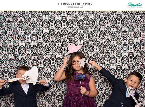 60286 - Theresa + Christopher Wedding Photobooth 2021