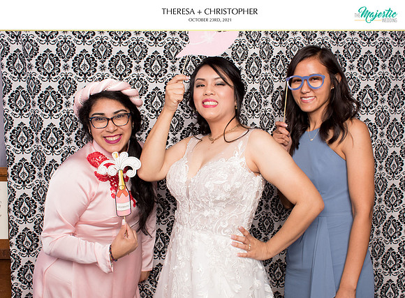 60374 - Theresa + Christopher Wedding Photobooth 2021