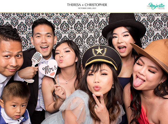 60205 - Theresa + Christopher Wedding Photobooth 2021