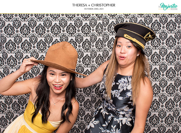 60273 - Theresa + Christopher Wedding Photobooth 2021