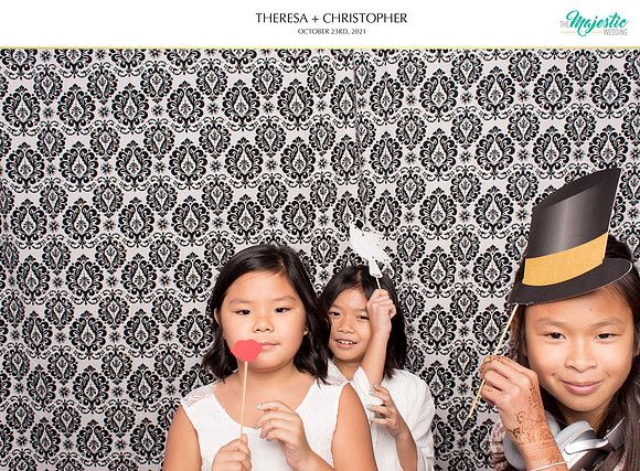 60137 - Theresa + Christopher Wedding Photobooth 2021
