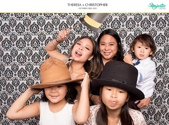 60160 - Theresa + Christopher Wedding Photobooth 2021