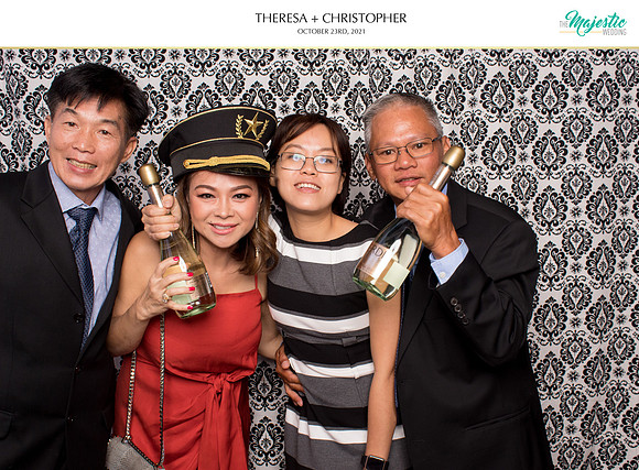 60331 - Theresa + Christopher Wedding Photobooth 2021