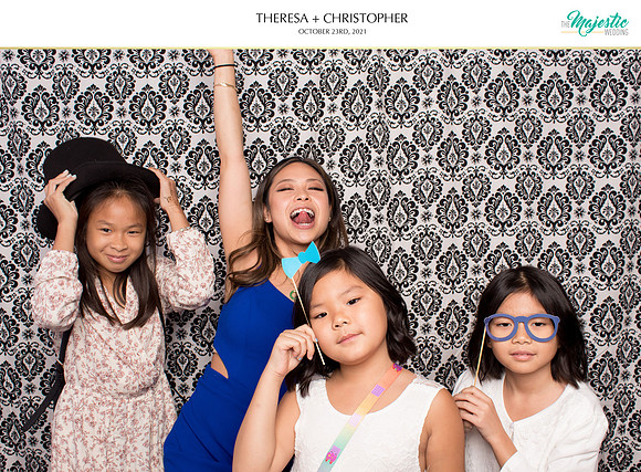 60299 - Theresa + Christopher Wedding Photobooth 2021