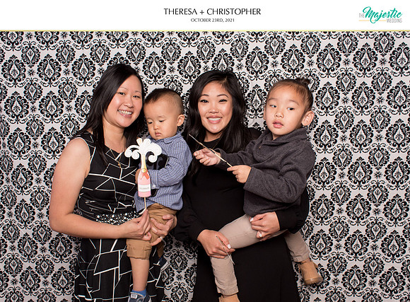 60117 - Theresa + Christopher Wedding Photobooth 2021