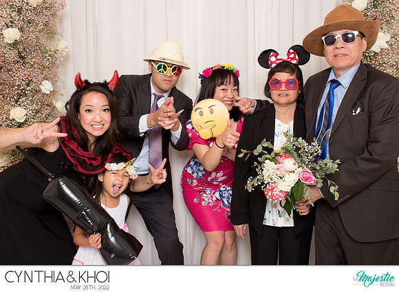 20073 - Cynthia + Khoi Wedding Photobooth 2022